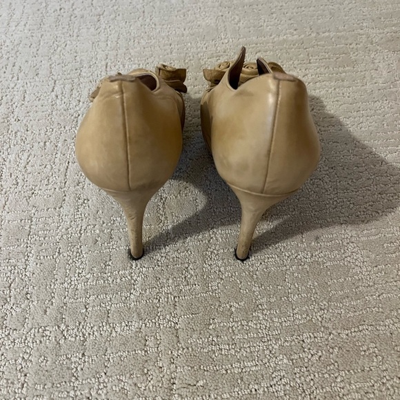 Vince Camuto Women's Tan Peep-Toe Heels size 39 - Picture 6 of 8